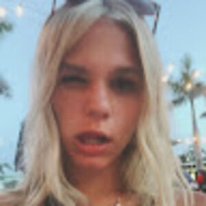 Meet your Posher, Layla